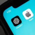 ChatGPT Down Saat Sam Altman Pamer Integrasi dengan iPhone cs