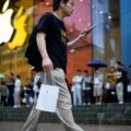 Pemilik iPhone Ketipu, Ini Cara Curang Apple Biar Laku Tiap Tahun
